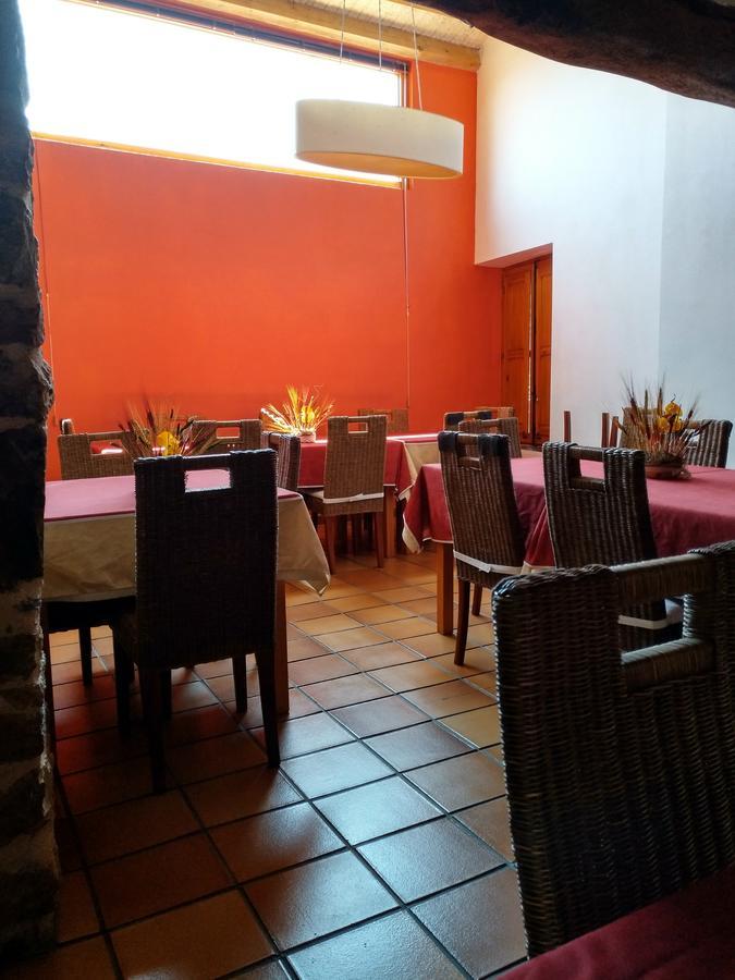 ホテル Veniata San Pedro de las Herrerías エクステリア 写真