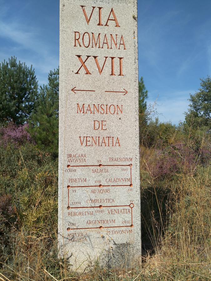 ホテル Veniata San Pedro de las Herrerías エクステリア 写真