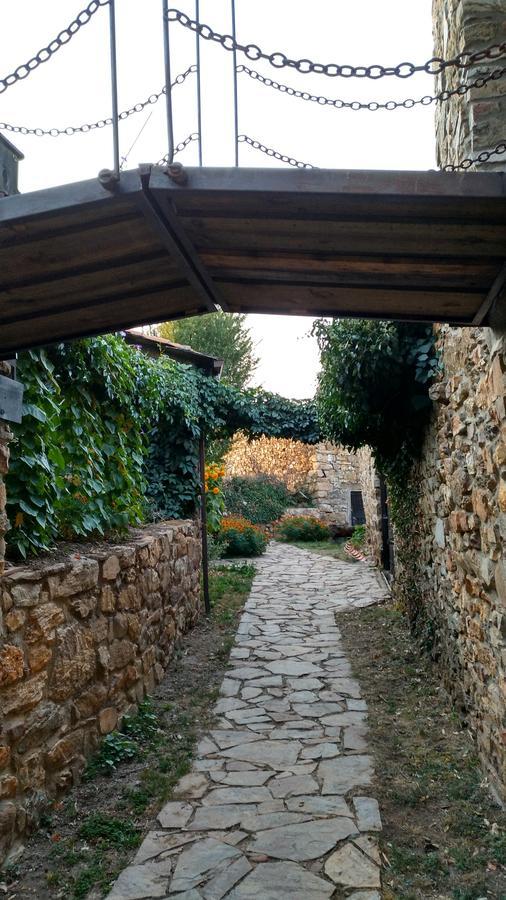 ホテル Veniata San Pedro de las Herrerías エクステリア 写真